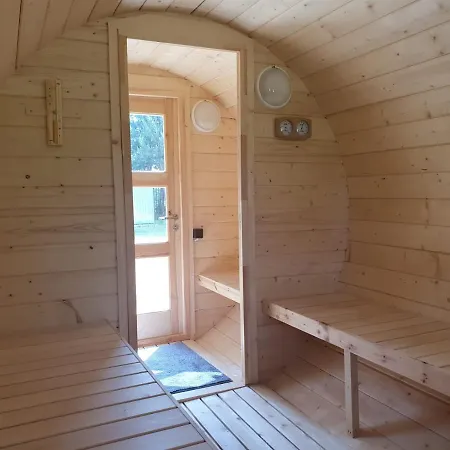 Feriehus Nad Jeziorem Dąbrówno